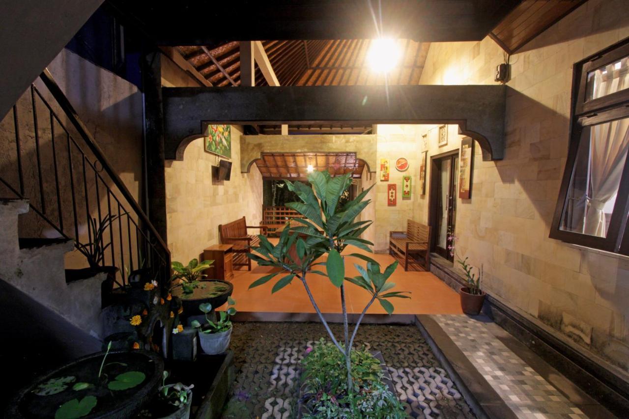 Sari House Ubud - Balinese Style Homestay Extérieur photo
