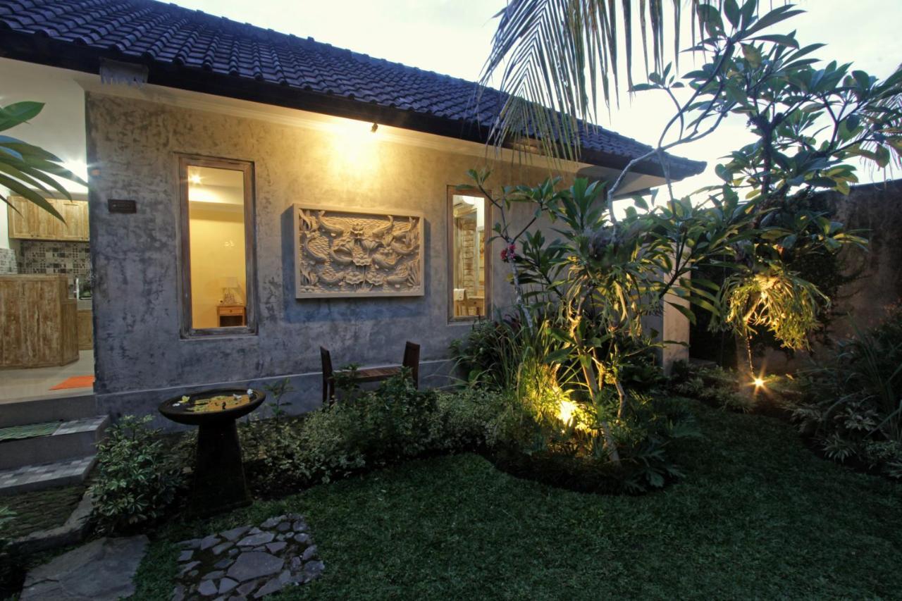 Sari House Ubud - Balinese Style Homestay Extérieur photo