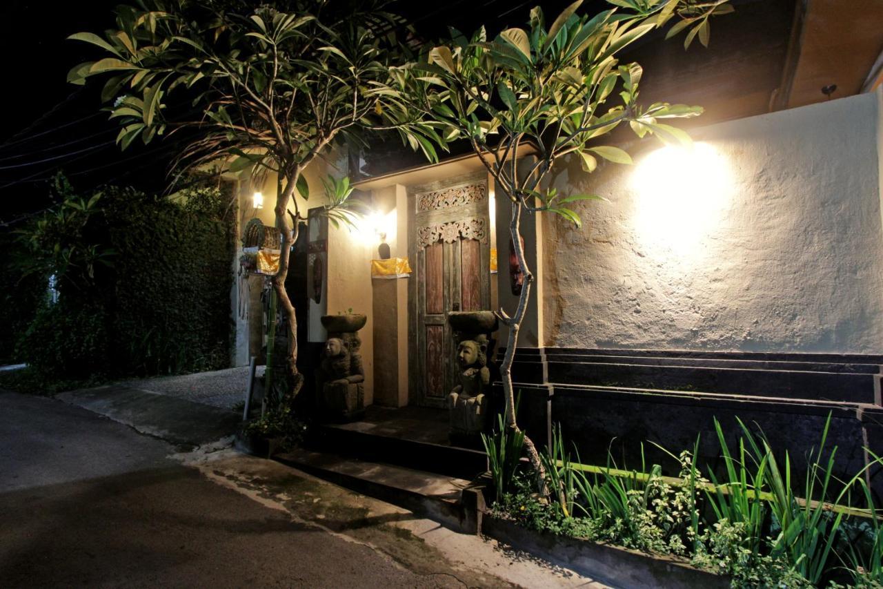 Sari House Ubud - Balinese Style Homestay Extérieur photo