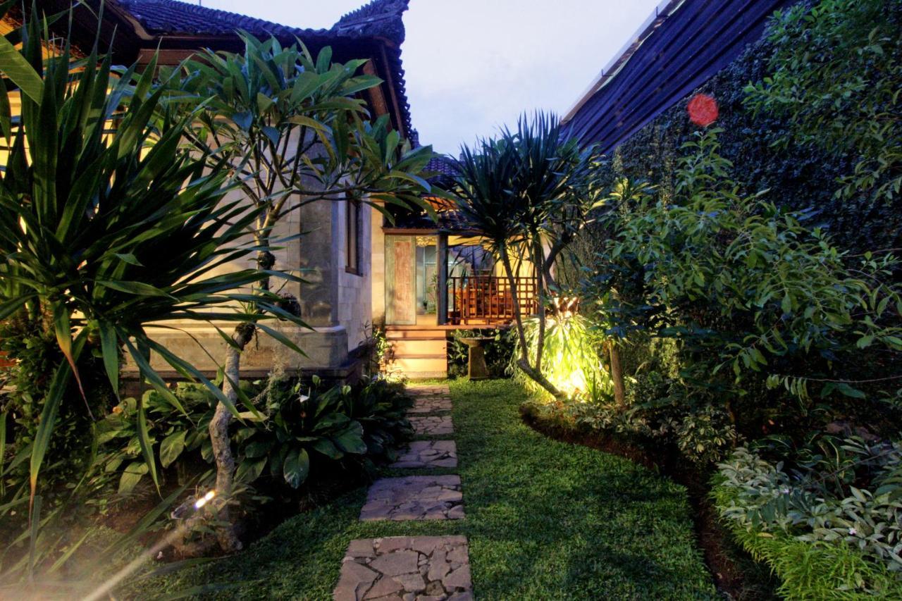 Sari House Ubud - Balinese Style Homestay Extérieur photo