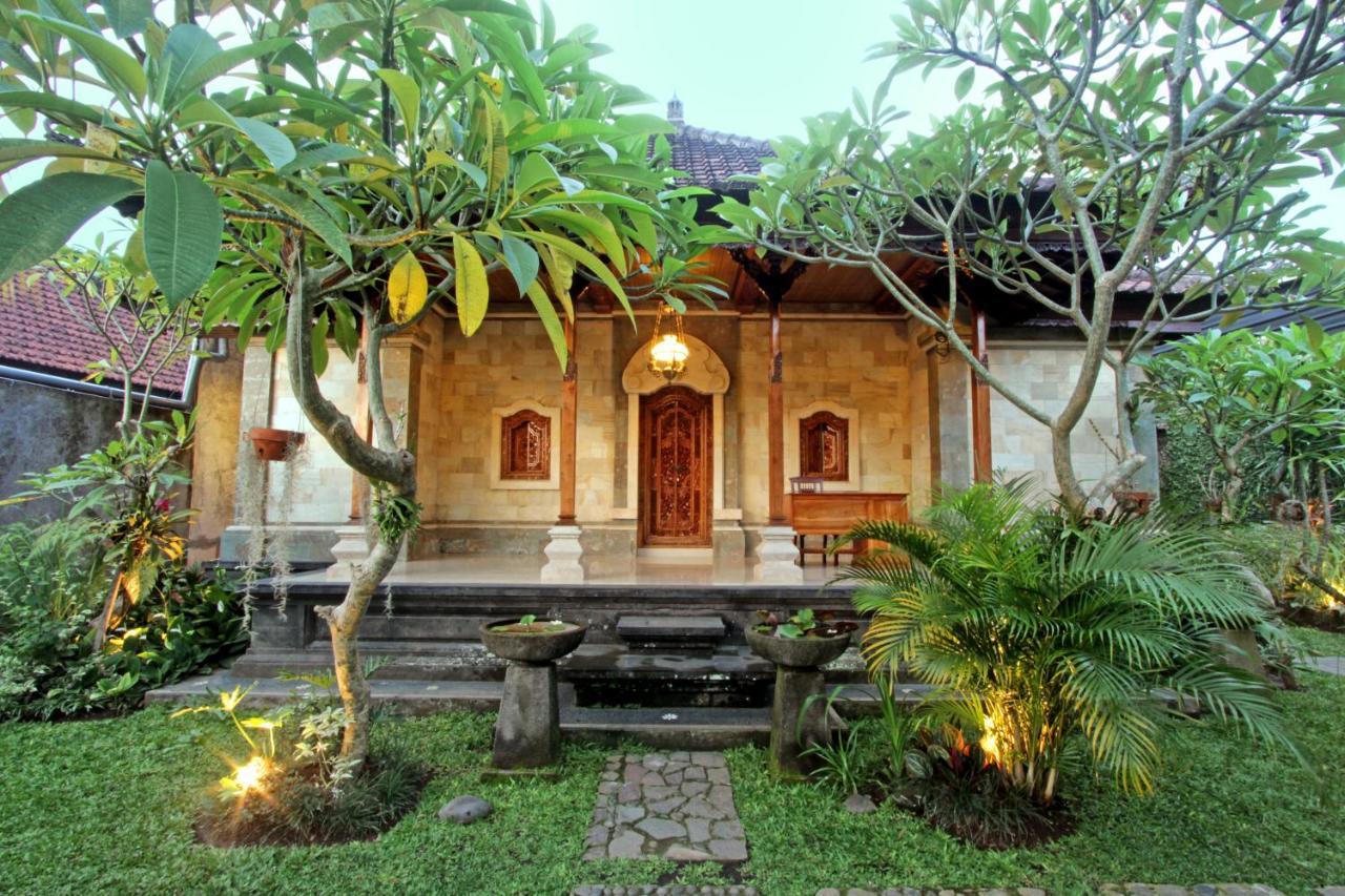 Sari House Ubud - Balinese Style Homestay Extérieur photo
